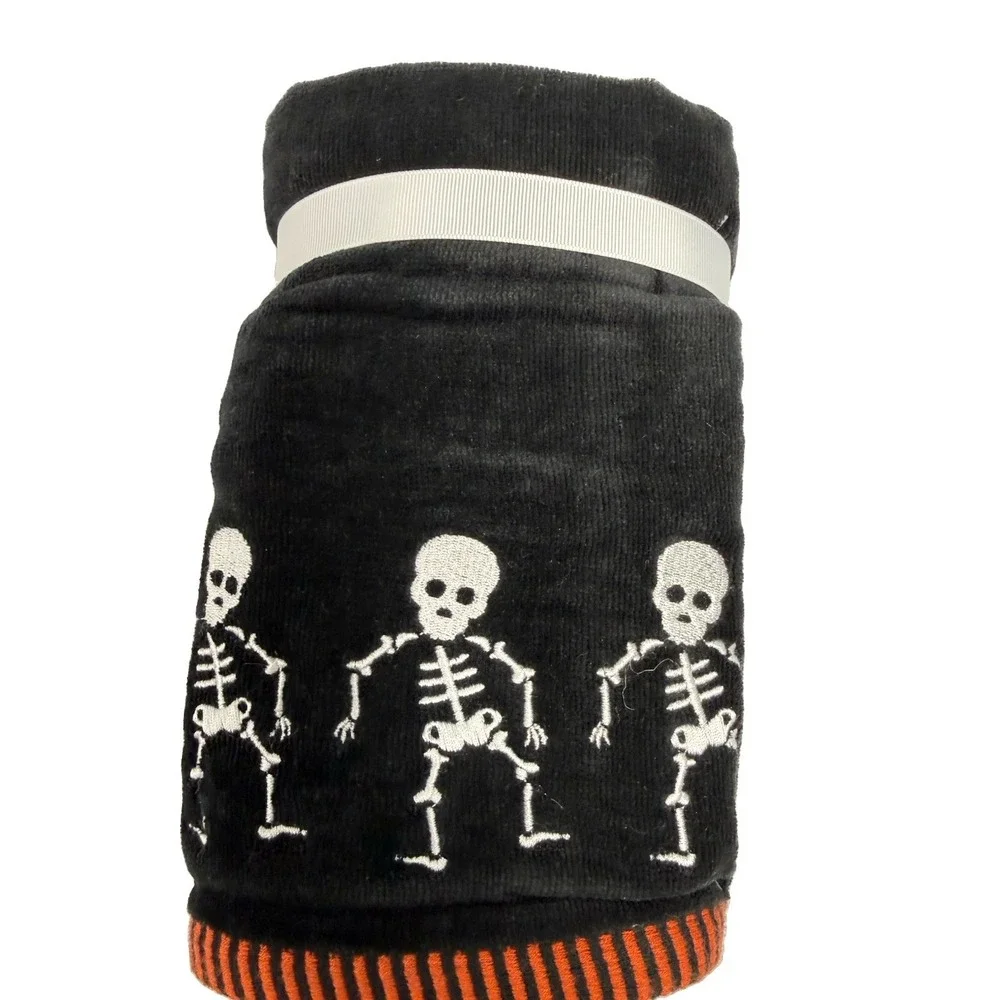 New CARO Home Halloween Skeleton Embroidered Hand Towel Set Black, 2 Towels